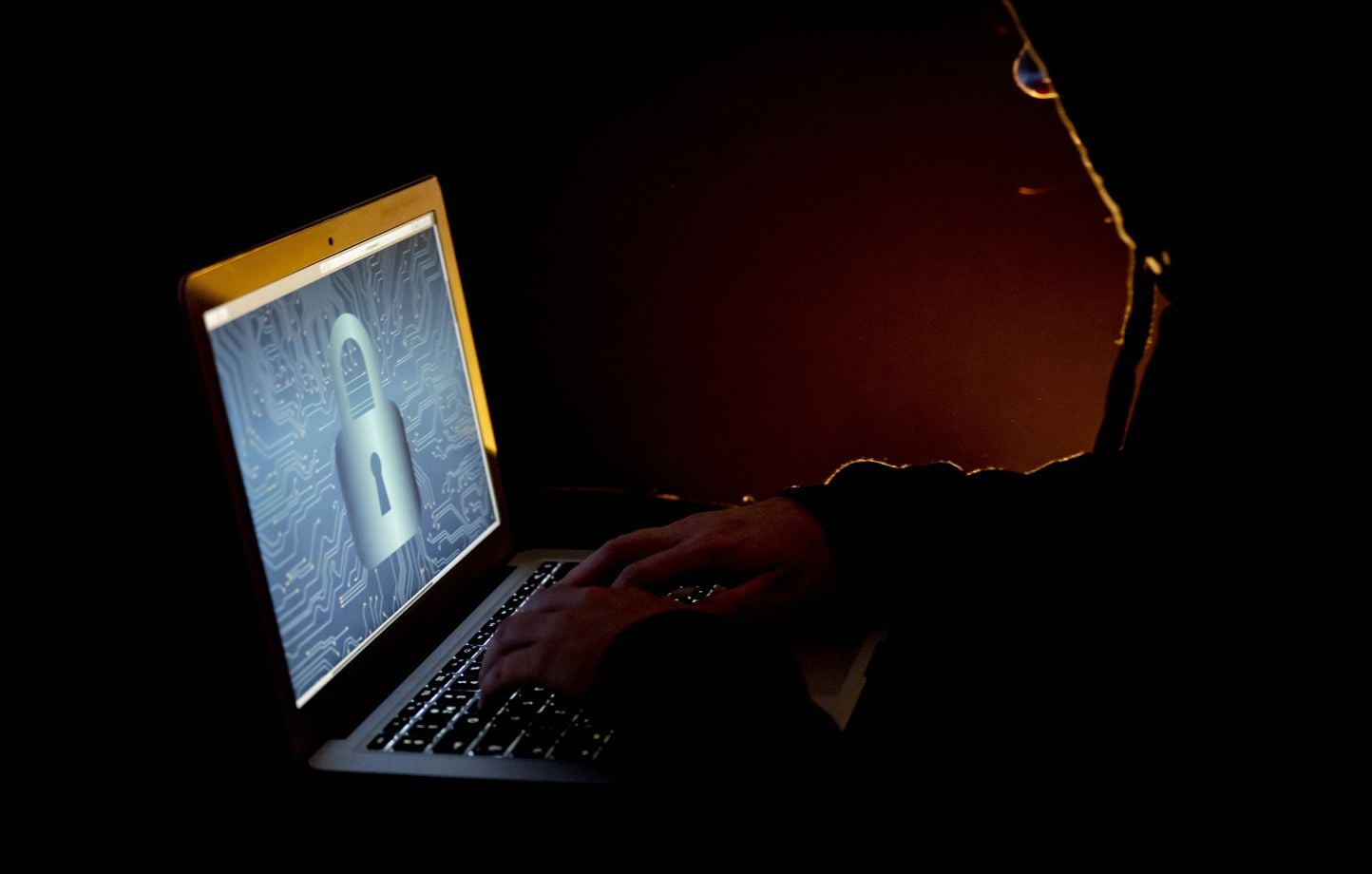 Des centaines de comptes Microsoft piratés, alerte du FBI.