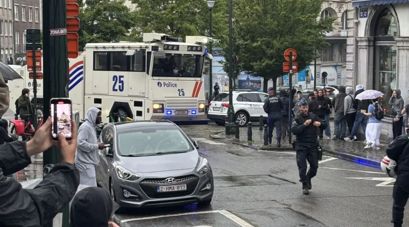 Des milliers de personnes à Bruxelles contre les violences dans l'enseignement.