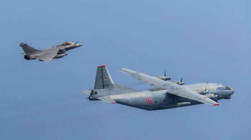Deux Rafale français ne laissent pas passer des avions militaires russes en Baltique