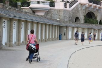 Dinard : La plaque de Patrick Bruel a disparu de la grande plage.