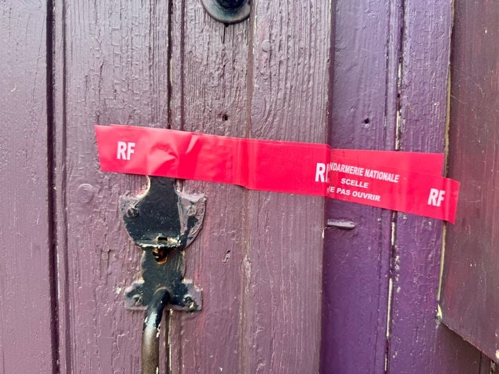 Le domicile de la famille du suspect a été mis sous scellé par la gendarmerie.