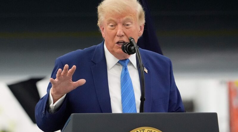 Donald Trump menace d'un péage dans le détroit d'Ormuz si les négociations échouent.