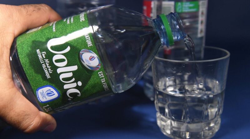 Eau minérale : Volvic reconnue coupable de pratiques commerciales trompeuses