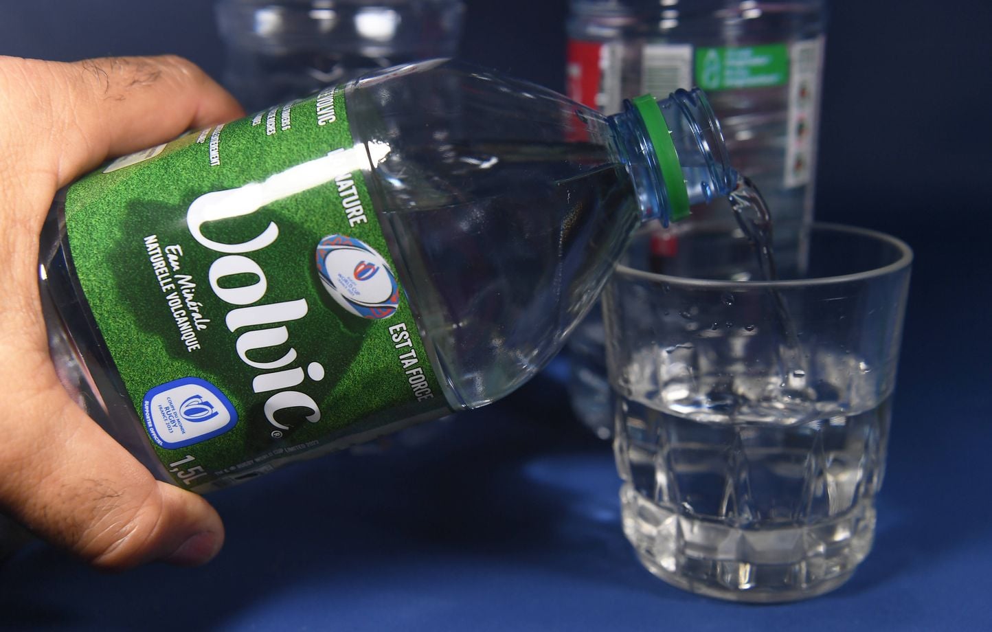 Eau minérale : Volvic reconnue coupable de pratiques commerciales trompeuses
