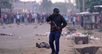 Ebola : Opposant blessé par la police au centre de quarantaine américain