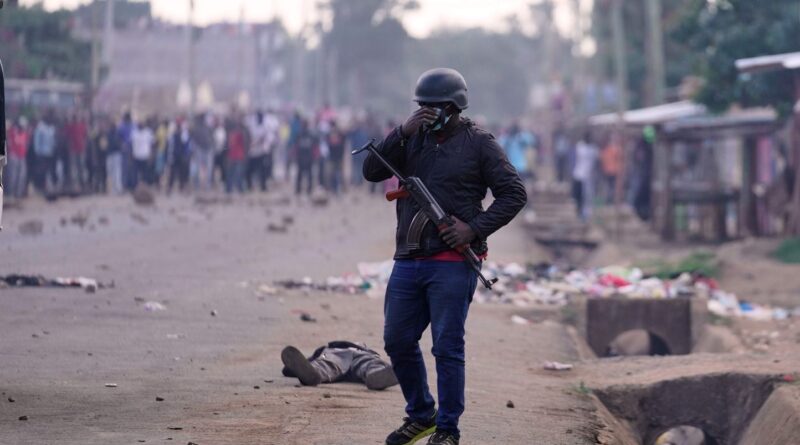 Ebola : Opposant blessé par la police au centre de quarantaine américain