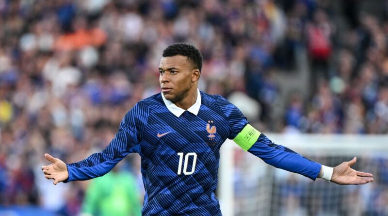EN DIRECT : France - Irlande du Nord, derniers ajustements avant la Coupe du monde.