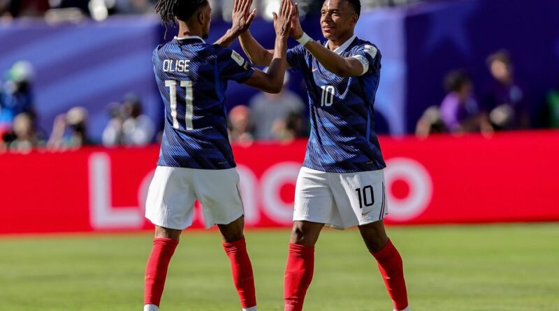 EN DIRECT France - Suède : Les Bleus en danger contre Isak-Gyökeres