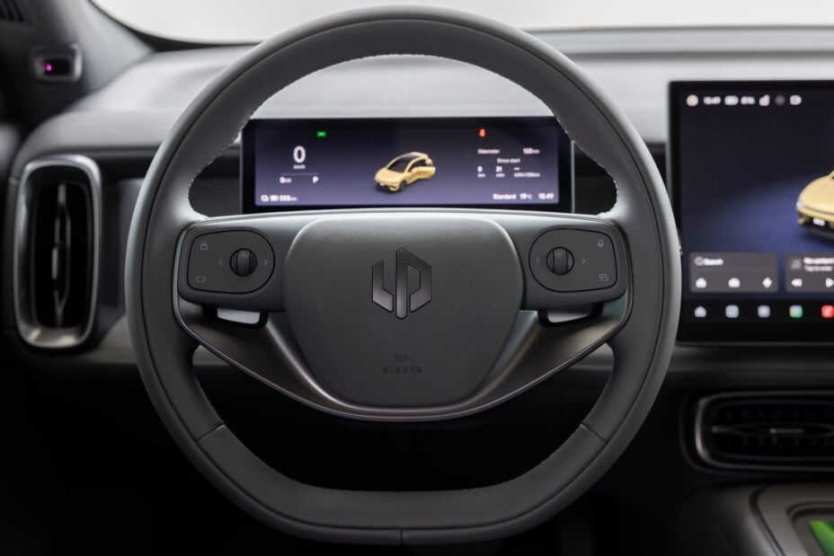 Essai de la Leapmotor B05 : 15 000 € moins chère que la Peugeot E-308.