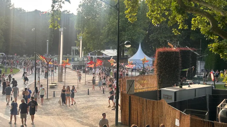Le parc d’Osseghem évacué par les festivaliers ce samedi 27 juin 2026.
