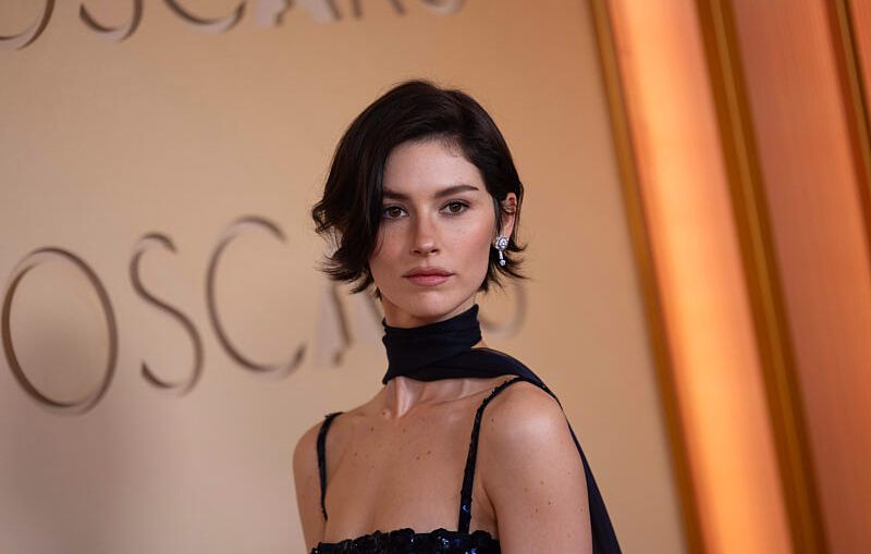 Gracie Abrams admet ses privilèges en tant que « nepo baby »