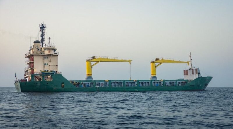 Guerre au Moyen-Orient : Évacuation des 11.000 marins suspendue à Ormuz.