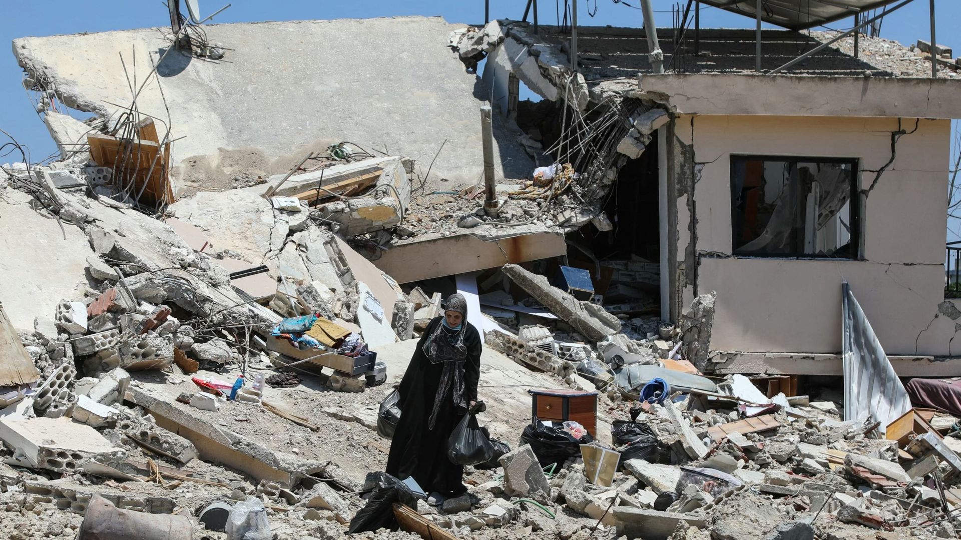 Guerre au Moyen-Orient : l'armée iranienne promet une "réponse sévère" à Israël au Liban