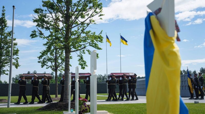 Guerre en Ukraine : Arrestation en France d'un homme pour espionnage russe, Macron salue Kiev