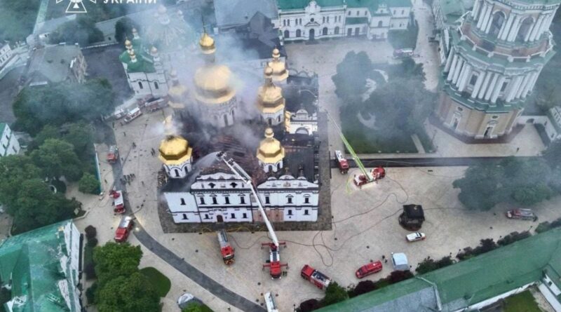 Guerre en Ukraine : attaque de la cathédrale de la Dormition à Kiev, classée à l'Unesco.