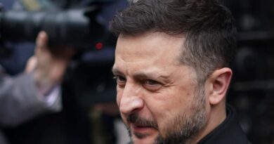 Guerre en Ukraine : Kiev attaque un train Moscou-Crimée, Zelensky refuse Donbass