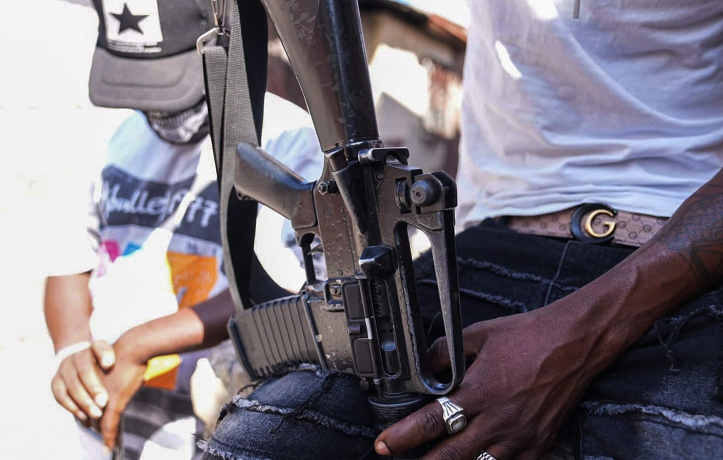 Haïti : l’ONU alerte sur 2.300 morts, viols et pillages par des gangs