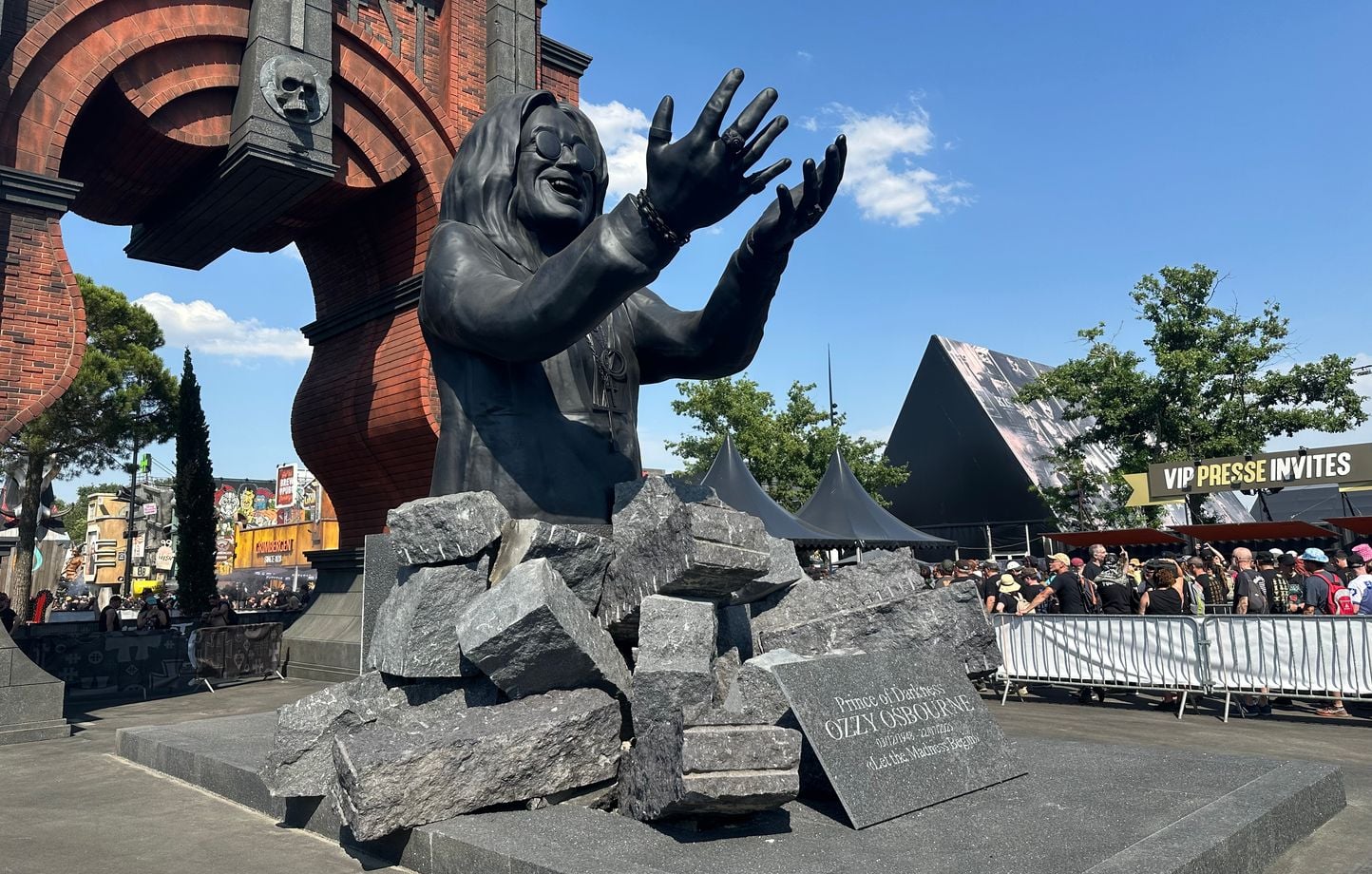 Hellfest 2026 : Les festivaliers saluent Ozzy Osbourne, « C’est lui le roi »