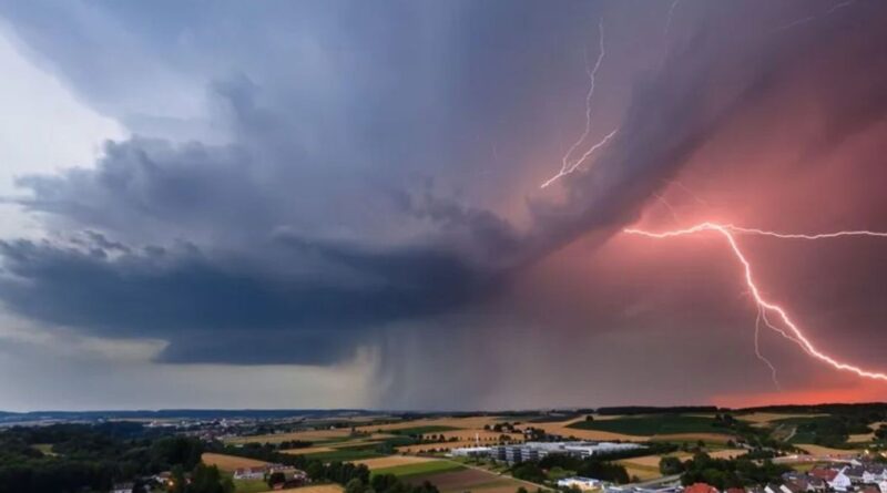 Intempéries : alerte orages pour presque tout le pays, 1722 activé