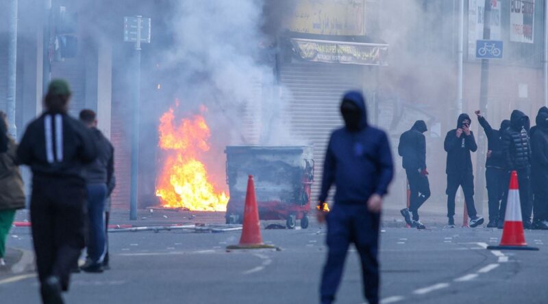 Irlande du Nord : Violences à Belfast après une attaque au couteau