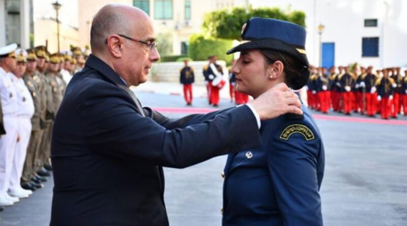 Khaled Sehili préside une cérémonie de promotion au ministère de la Défense.