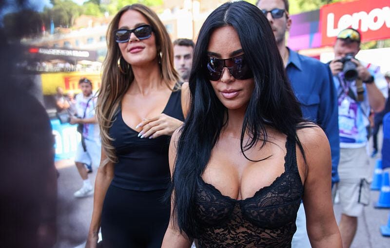 Kim Kardashian et sa famille célèbrent la victoire de Lewis Hamilton.