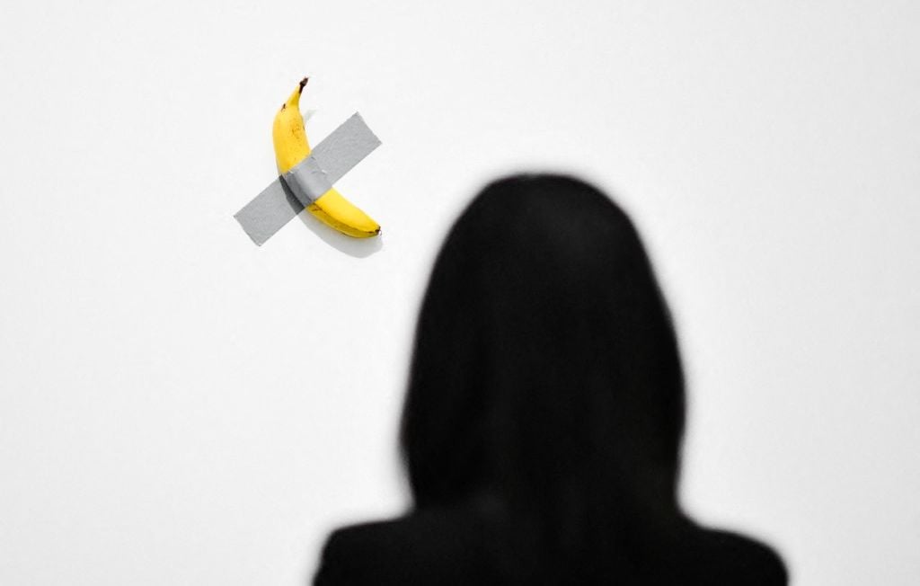La banane scotchée au mur de Maurizio Cattelan a disparu.