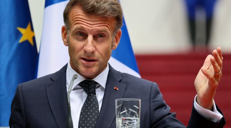 La cote de confiance d'Emmanuel Macron atteint son plus haut depuis un an.