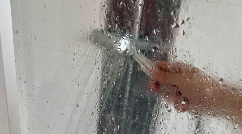 La douche : avant ou après le petit-déjeuner, quelle option choisir ?
