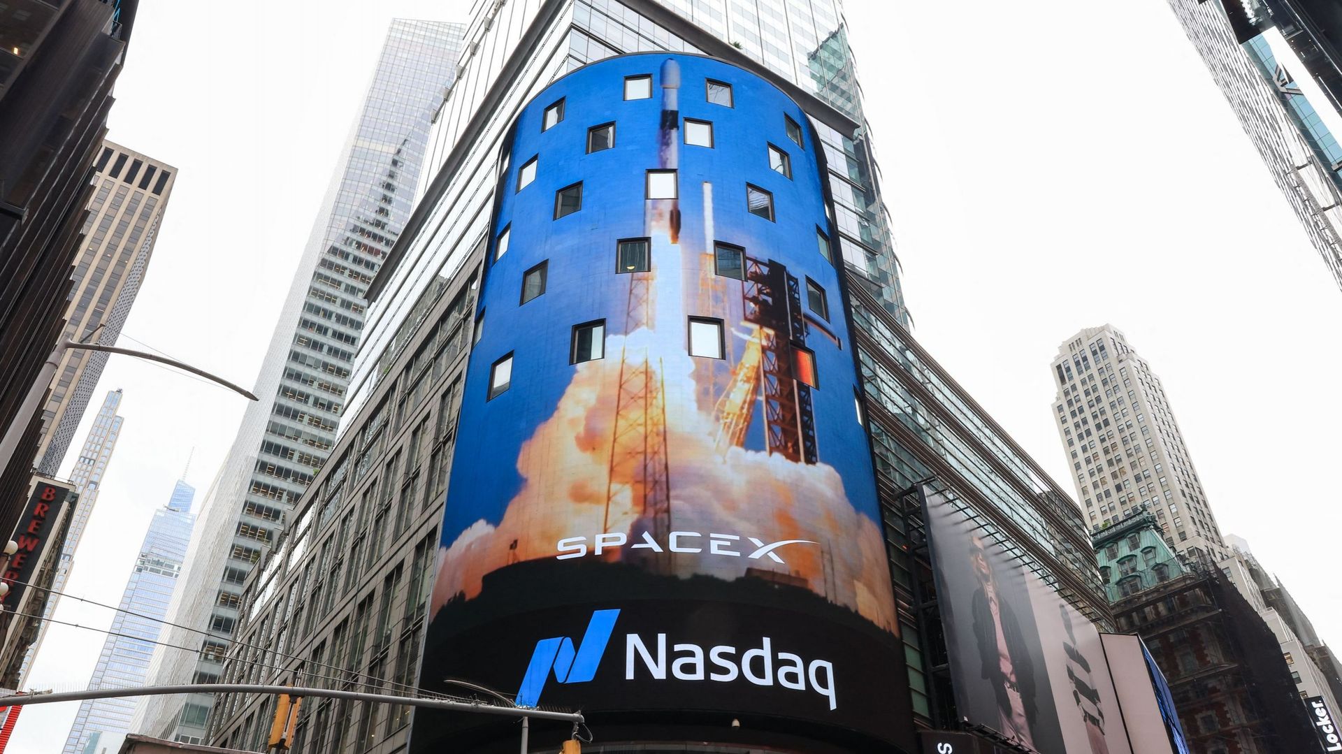 L'action SpaceX augmente à Wall Street, fortune d'Elon Musk dépasse 1000 milliards de dollars.