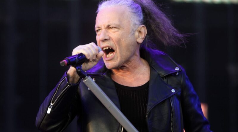 Le concert d'Iron Maiden à Paris interrompu une heure.