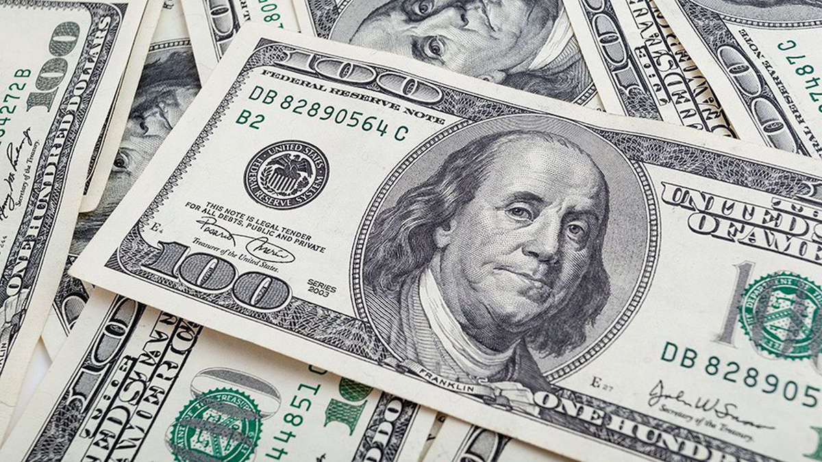Le dollar ne baisse pas avec l'apaisement des tensions au Moyen-Orient.
