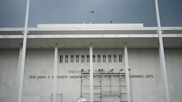 Le nom de Trump n'est plus au Kennedy Center à Washington.