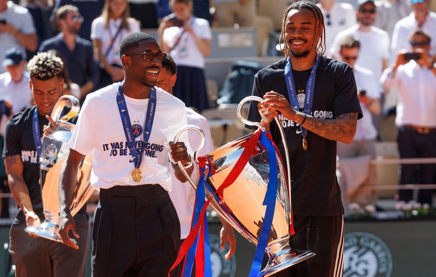 Le PSG champion d’Europe : des rues parisiennes rebaptisées par des artistes.