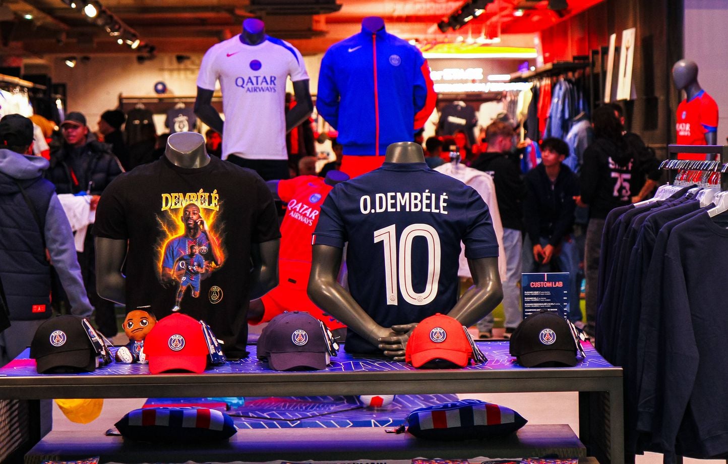 Le PSG champion d'Europe : Maillots « Back 2 Back » à deux étoiles déjà épuisés.