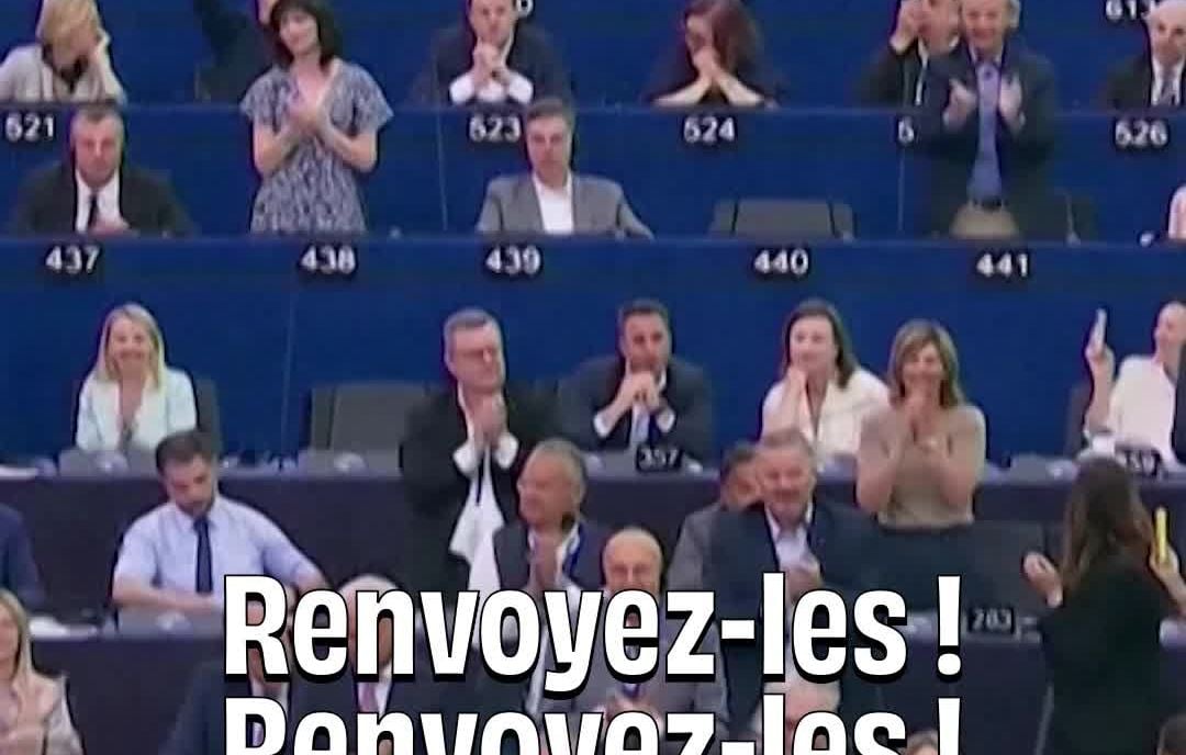 Les élus d'extrême droite chantent « Renvoyez-les » après la réforme migrants au Parlement européen.