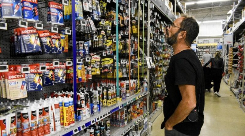 Les ventes de magasins de bricolage en France ne cessent de chuter.