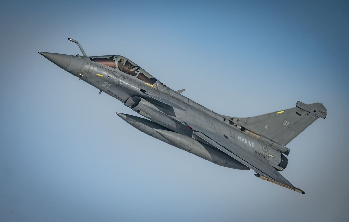 Lettonie : Des Rafale français de l'Otan abattent un drone, enquête ouverte.