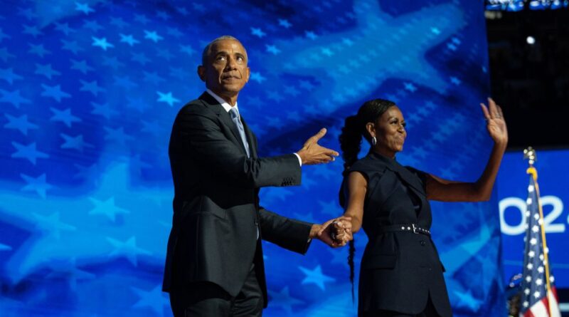 Michelle Obama fait pleurer son époux à l'inauguration du centre présidentiel Obama.