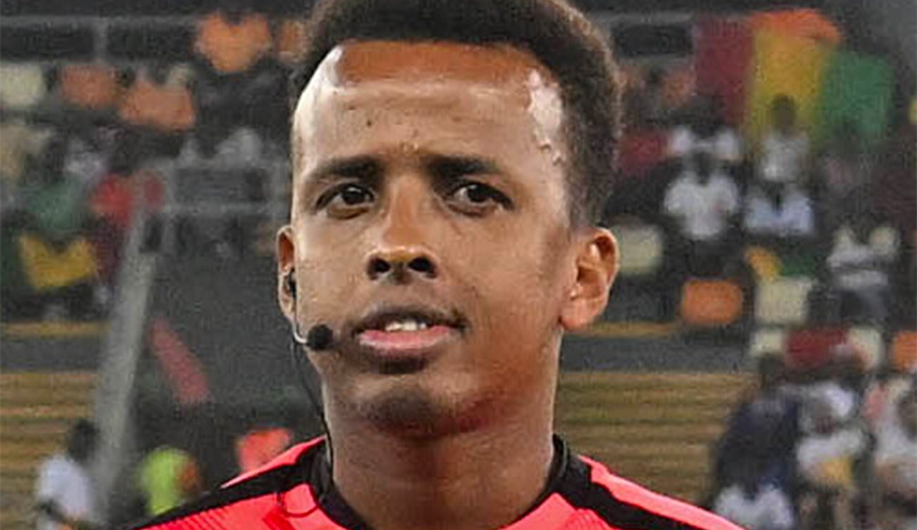 Mondial 2026 : Omar Artan exclu par les États-Unis, meilleur arbitre africain