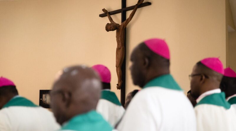 Mozambique : Un évêque catholique tué par balle, président consterné