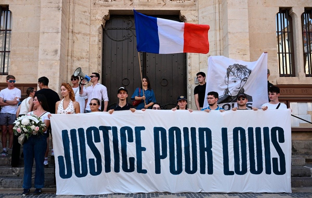 Narbonne : Hommage à Louis, adolescent battu à mort sans motif racial.