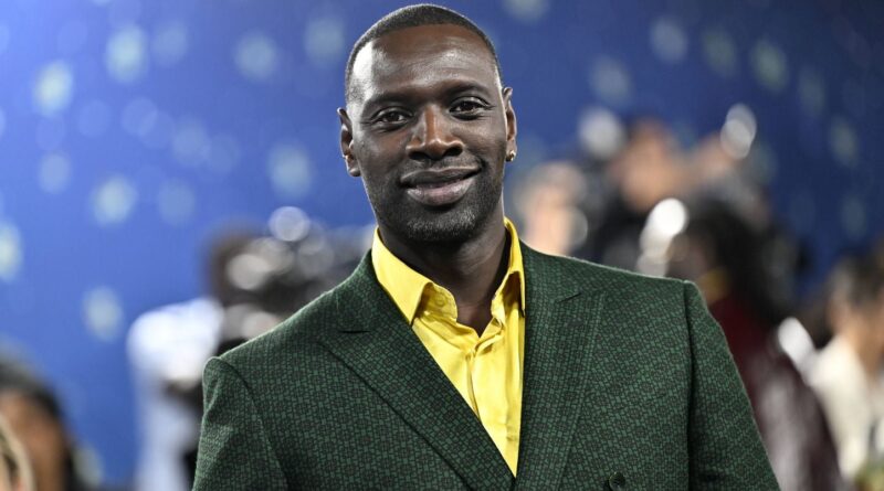 Omar Sy déplore la fermeture de la maternité de Trappes.