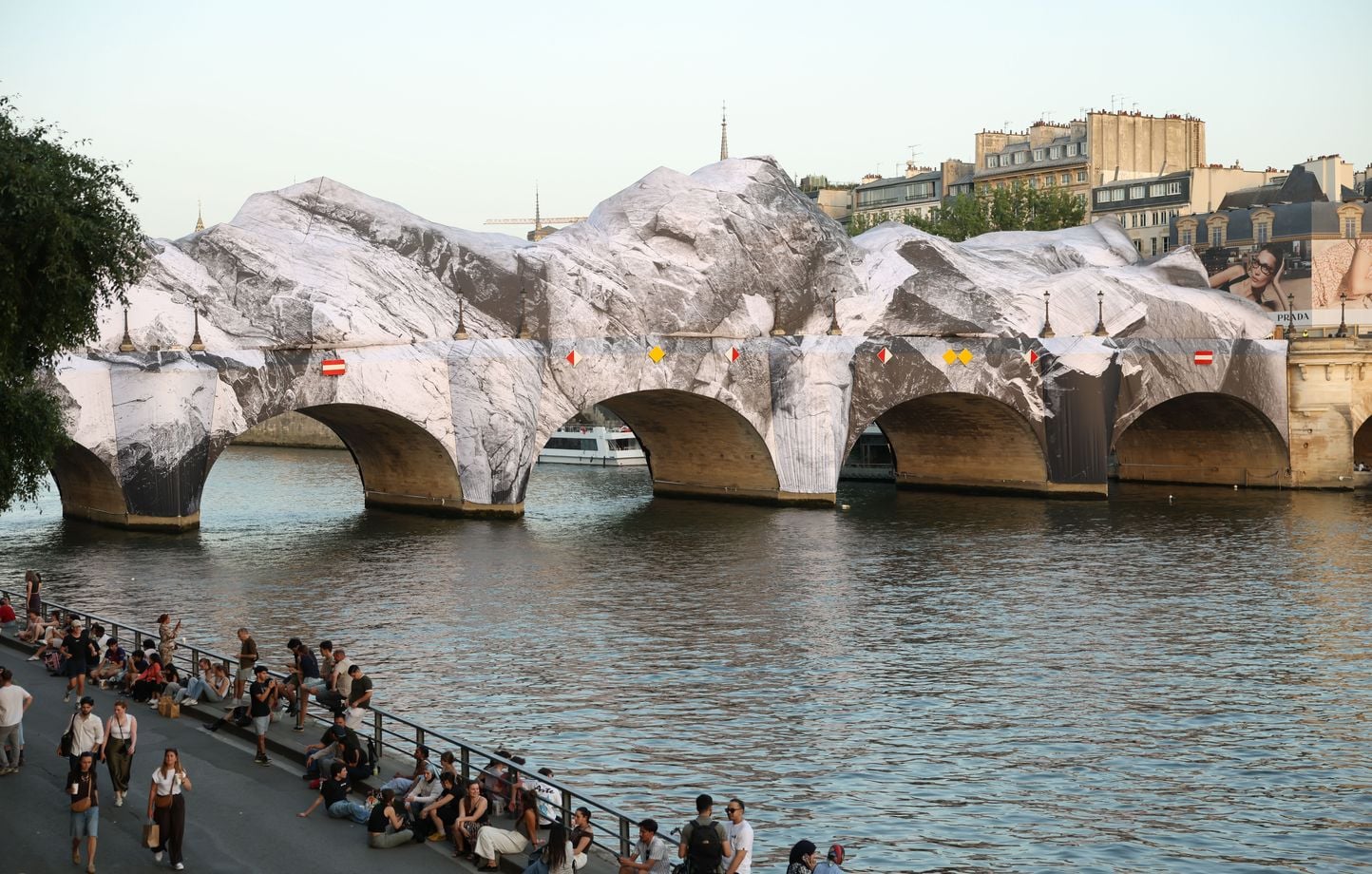 Paris : La « Caverne » du Pont-Neuf endommagée, ouverture reportée
