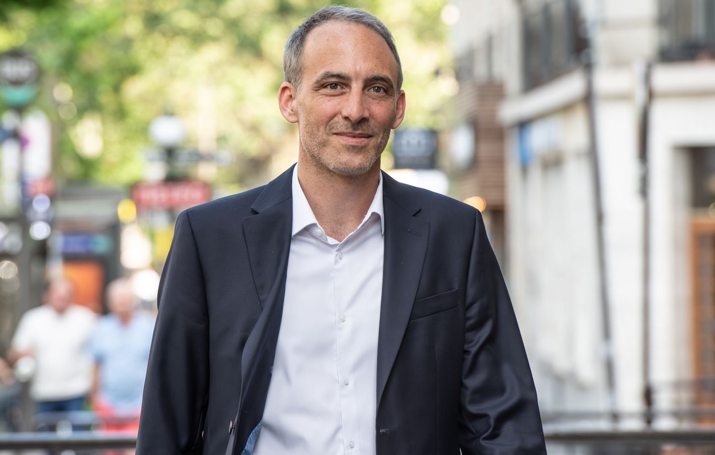 Présidentielle 2027 : Raphaël Glucksmann ne se déclare pas encore.