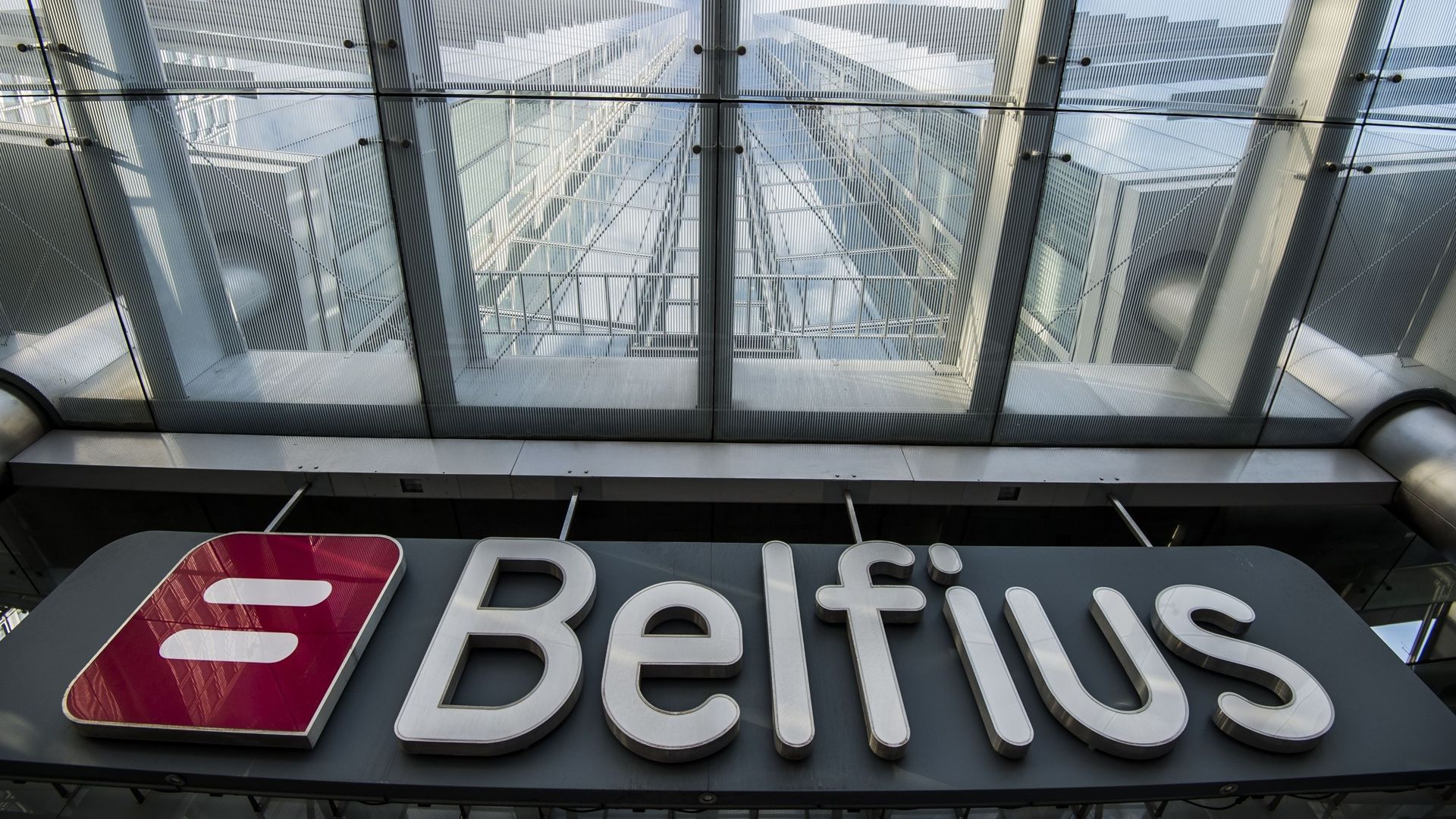 Privatisation à 20% de Belfius : 3 questions sur 2 milliards d'euros et la dette