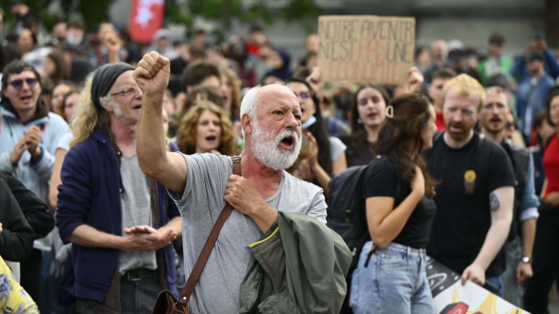 QR le débat : écoles, colère inarrêtable ? Revivez notre direct