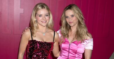 Reese Witherspoon passe le flambeau d'Elle Woods à Lexi Minetree.