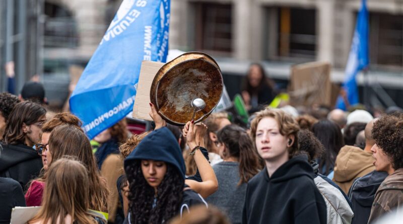 Réformes de l’enseignement : jeunes manifestants, leurs revendications expliquées.