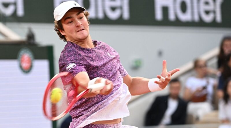 Roland-Garros 2026 : Le secret du coup droit de mammouth de João Fonseca ?